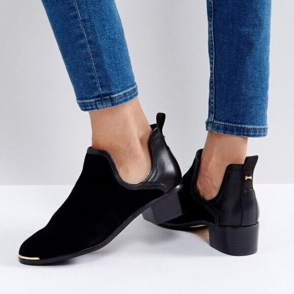 NWT Ted Baker London Twillo Suede Cutout Ankle Bootie - Picture 3 of 11